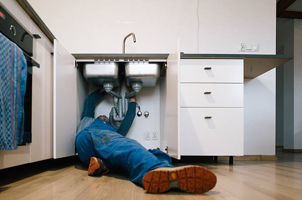 Professional Leak Detection technician working in Otisco, IN